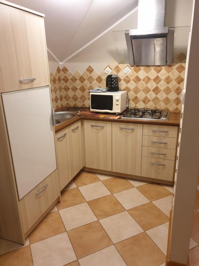Aris Pokoje Goscinne Wojnicz Экстерьер фото